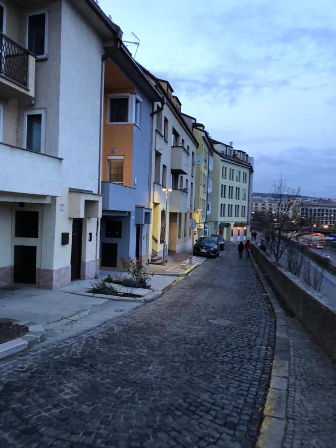 Pleasant Apartment Under The Bratislava Castle Buitenkant foto