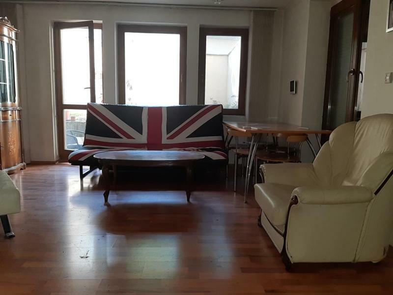 Pleasant Apartment Under The Bratislava Castle Buitenkant foto