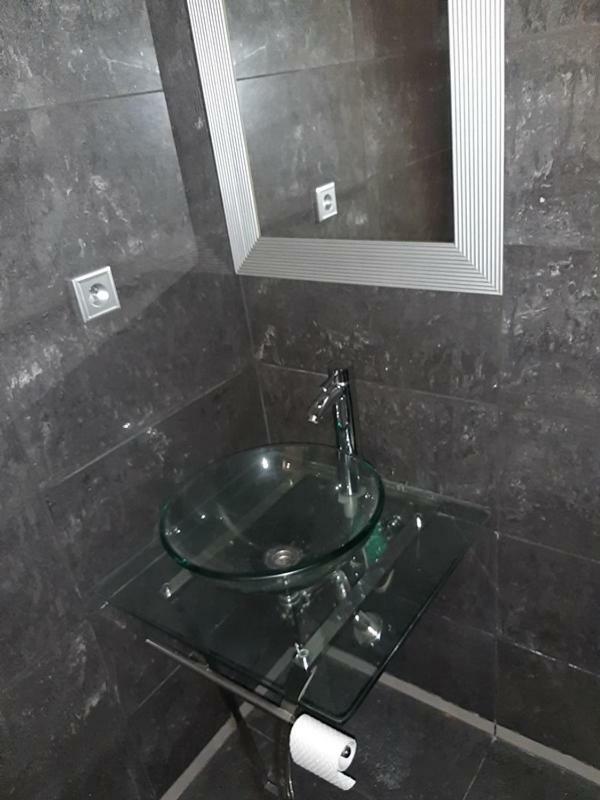 Pleasant Apartment Under The Bratislava Castle Buitenkant foto